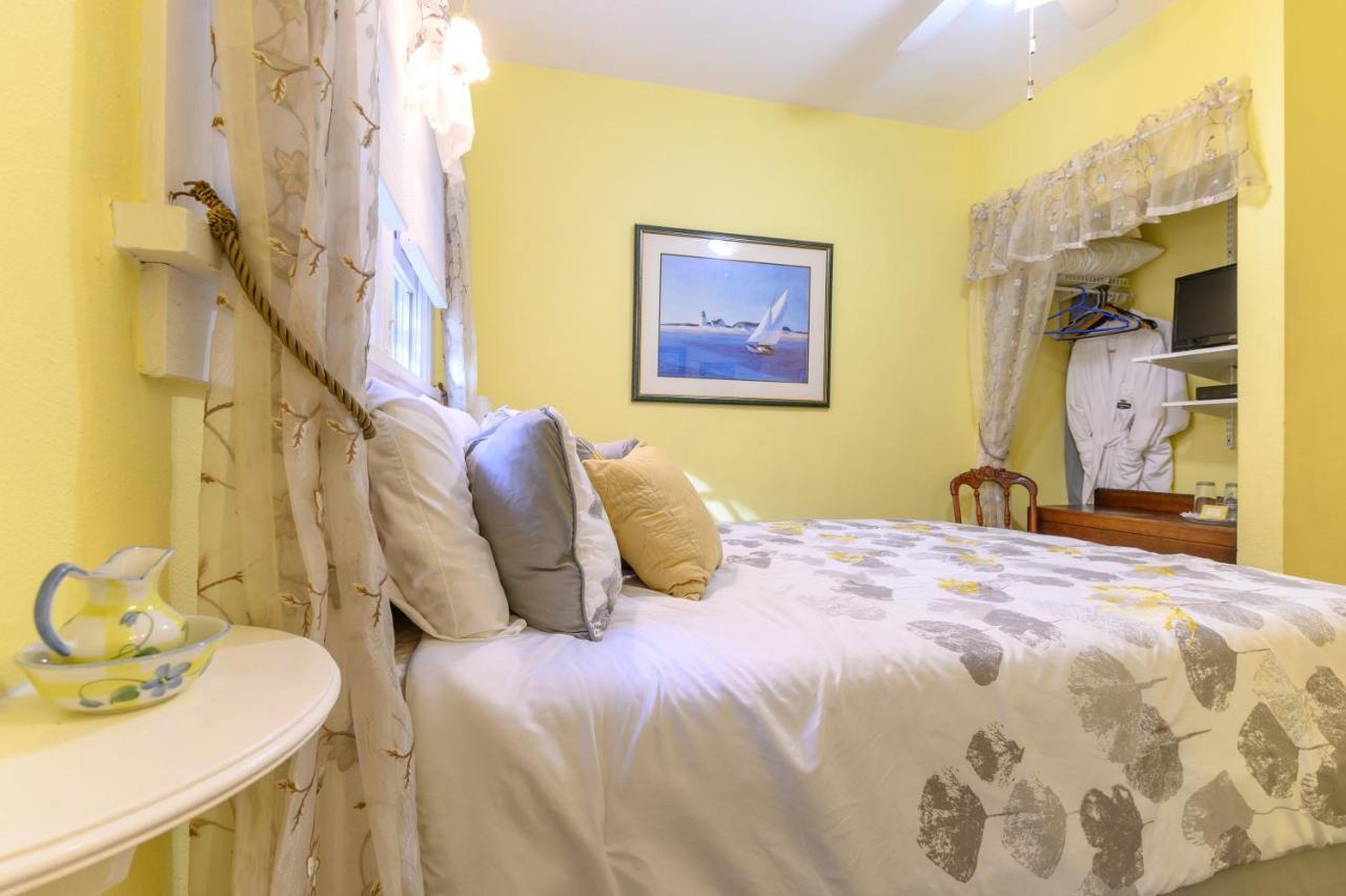Beachrunners Bed & Breakfast 2*